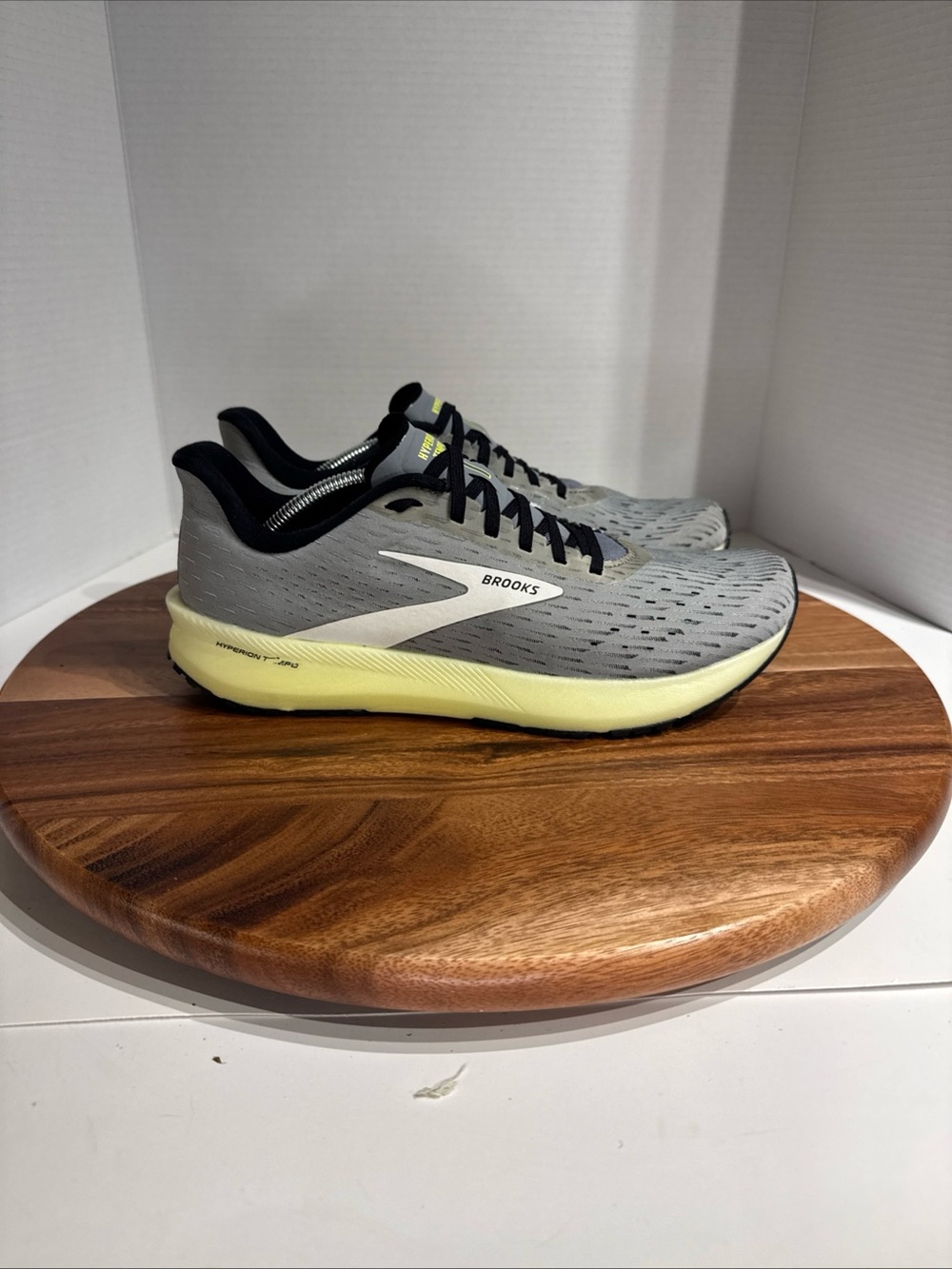 Brooks Hyperion Tempo Men’s Size 9 Grey Green Running Shoes Sneakers 110391DO99